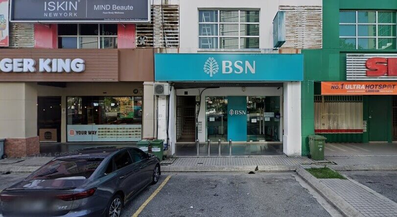 Pintu masuk cawangan Bank Simpanan Nasional (BSN) di deretan kedai berhampiran Burger King