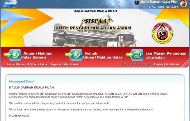 Tangkapan skrin sistem pengurusan aduan awam Majlis Daerah Kuala Pilah (MDKP), SISPAA. Tajuk muka surat mempunyai logo MDKP dan bertajuk "SISTEM PENGURUSAN ADUAN AWAM". Di bawah pengepala terdapat tiga butang utama: "Aduan/Maklum Balas Baharu", "Semak Aduan/Maklum Balas", dan "Log Masuk Pelanggan/Daftar Baharu"