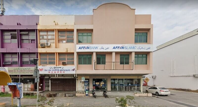 Pemandangan hadapan premis cawangan Affin Bank Kota Bharu dan Affin Islamic di deretan bangunan kedai.